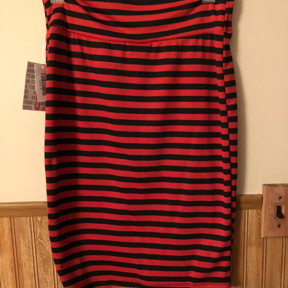 Red and black striped Cassie